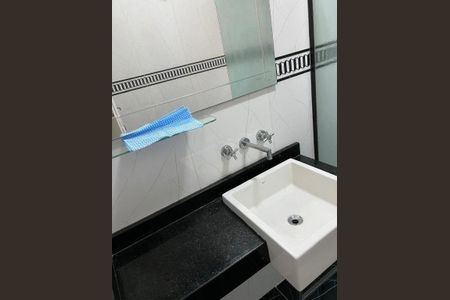 Casa à venda com 212m², 4 quartos e 2 vagas