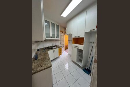Casa à venda com 212m², 4 quartos e 2 vagas