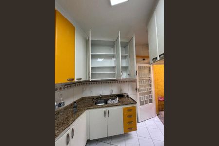 Casa à venda com 212m², 4 quartos e 2 vagas