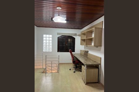 Casa à venda com 212m², 4 quartos e 2 vagas