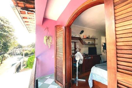 Casa à venda com 4 quartos, 174m² em Jardim das Vertentes, São Paulo