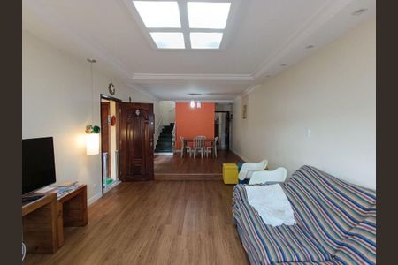 Casa à venda com 3 quartos, 174m² em Jardim Rosa Maria, São Paulo