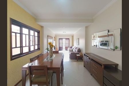 Casa à venda com 3 quartos, 175m² em Rio Pequeno, São Paulo