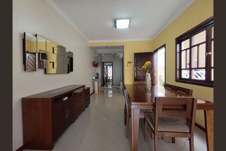 Casa à venda com 3 quartos, 175m² em Rio Pequeno, São Paulo