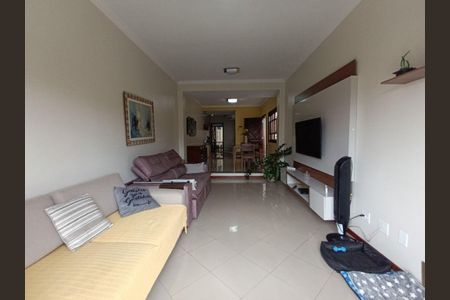 Casa à venda com 3 quartos, 175m² em Rio Pequeno, São Paulo