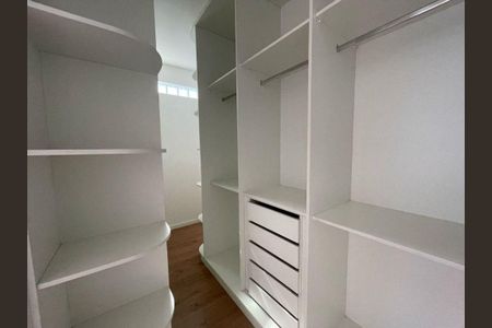 Casa à venda com 3 quartos, 250m² em Vila Sao Domingos, São Paulo