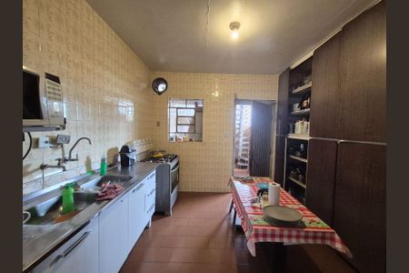 Casa à venda com 170m², 3 quartos e 1 vaga