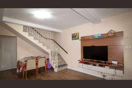 Casa à venda com 3 quartos, 229m² em Vila Gomes, São Paulo