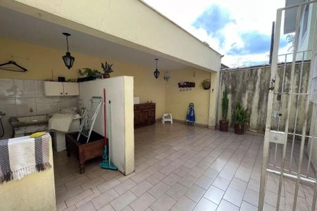 Casa à venda com 150m², 3 quartos e 2 vagas