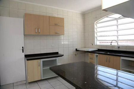 Casa à venda com 119m², 3 quartos e 2 vagas