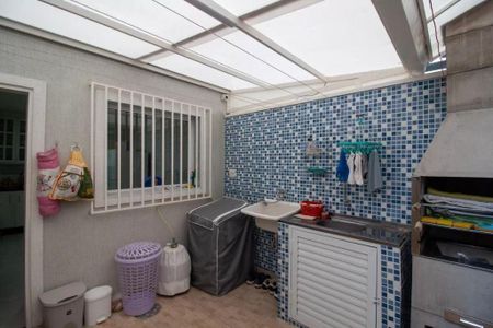 Casa à venda com 85m², 2 quartos e 2 vagas