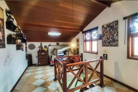 Casa à venda com 202m², 3 quartos e 3 vagas
