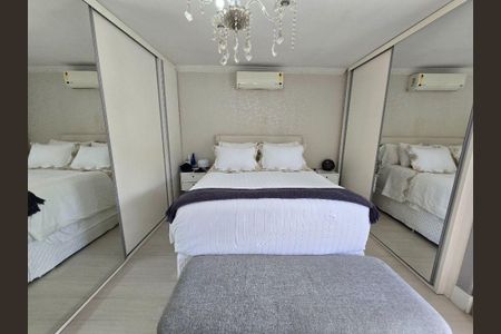 Casa à venda com 3 quartos, 113m² em Vila Pirajussara, São Paulo
