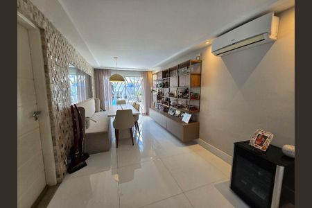 Casa à venda com 3 quartos, 113m² em Vila Pirajussara, São Paulo