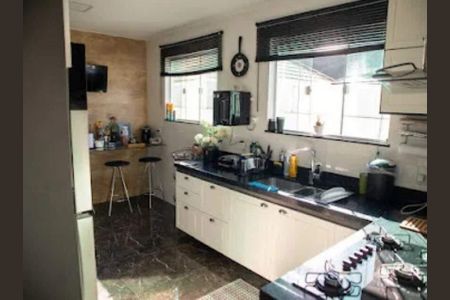 Casa à venda com 4 quartos, 315m² em Pechincha, Rio de Janeiro