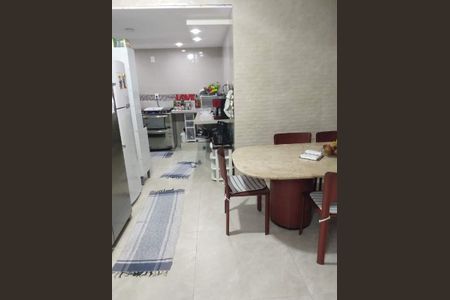 Casa à venda com 373m², 4 quartos e 4 vagas