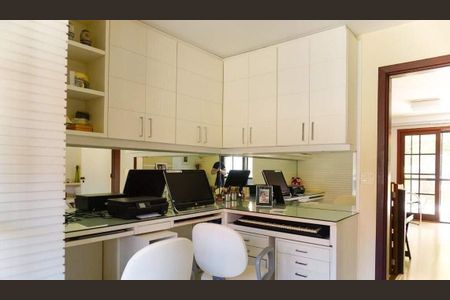 Casa à venda com 314m², 4 quartos e 3 vagas