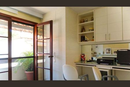 Casa à venda com 314m², 4 quartos e 3 vagas