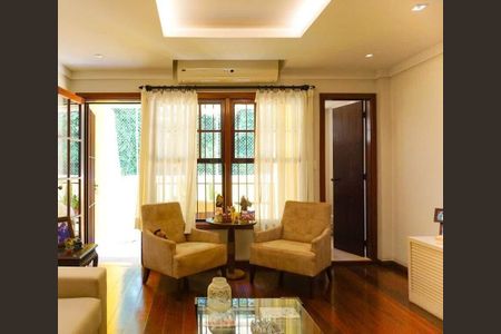Casa à venda com 314m², 4 quartos e 3 vagas