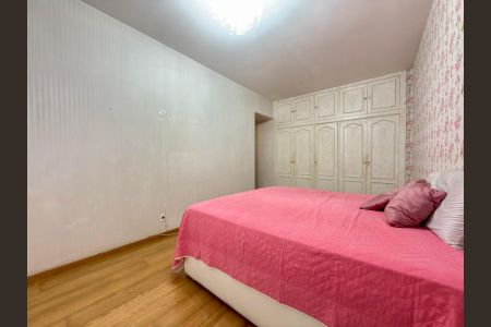 Apartamento à venda com 188m², 3 quartos e 2 vagas Apartamento à venda com 188m², 3 quartos e 2 vagasQuarto