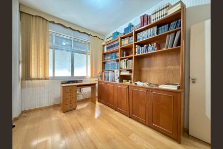 Apartamento à venda com 188m², 3 quartos e 2 vagas Apartamento à venda com 188m², 3 quartos e 2 vagasQuarto