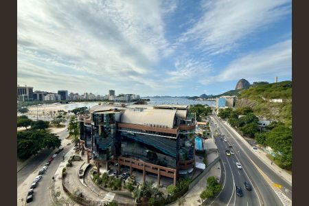Apartamento à venda com 188m², 3 quartos e 2 vagas Apartamento à venda com 188m², 3 quartos e 2 vagasVista