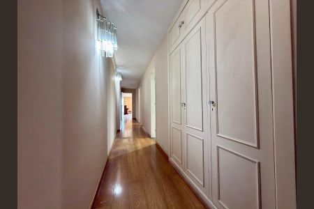 Apartamento à venda com 188m², 3 quartos e 2 vagas Apartamento à venda com 188m², 3 quartos e 2 vagasCorredor
