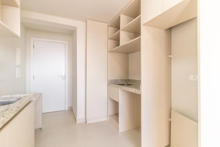 Cozinha - Armários de kitnet/studio para alugar com 1 quarto, 30m² em Água Verde, Curitiba