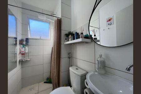 Banheiro Social de apartamento à venda com 2 quartos, 44m² em Trevo, Belo Horizonte