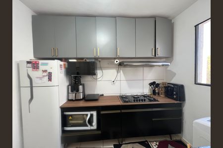 Cozinha de apartamento à venda com 2 quartos, 44m² em Trevo, Belo Horizonte