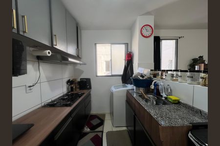Cozinha de apartamento à venda com 2 quartos, 44m² em Trevo, Belo Horizonte