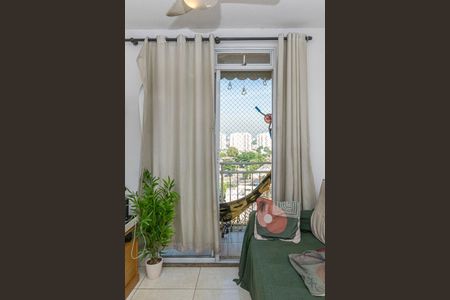 Sala de apartamento para alugar com 2 quartos, 55m² em Parada de Lucas, Rio de Janeiro