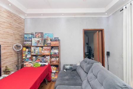 Casa à venda com 225m², 2 quartos e 2 vagasSala