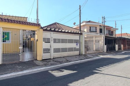 Casa à venda com 225m², 2 quartos e 2 vagasFachada