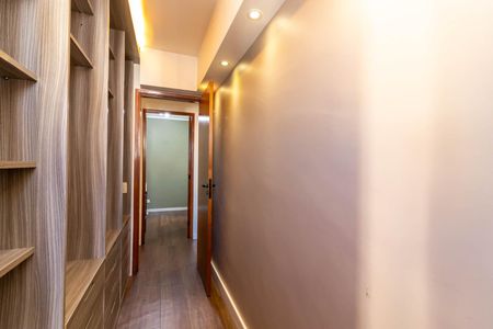 Apartamento à venda com 74m², 2 quartos e 1 vaga Apartamento à venda com 74m², 2 quartos e 1 vagaCloset