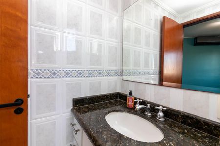 Apartamento à venda com 74m², 2 quartos e 1 vaga Apartamento à venda com 74m², 2 quartos e 1 vagaBanheiro da Suíte