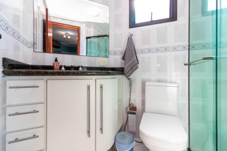 Apartamento à venda com 74m², 2 quartos e 1 vaga Apartamento à venda com 74m², 2 quartos e 1 vagaBanheiro da Suíte