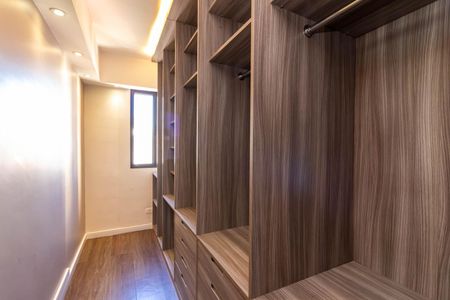Apartamento à venda com 74m², 2 quartos e 1 vaga Apartamento à venda com 74m², 2 quartos e 1 vagaCloset