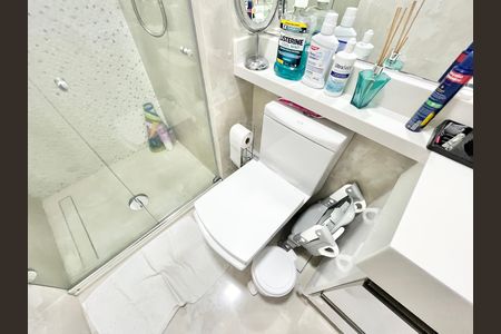 Apartamento à venda com 105m², 2 quartos e 2 vagas Apartamento à venda com 105m², 2 quartos e 2 vagasBanheiro