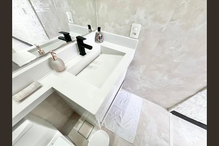 Apartamento à venda com 105m², 2 quartos e 2 vagas Apartamento à venda com 105m², 2 quartos e 2 vagasBanheiro Varanda gourmet