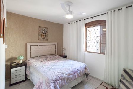 Casa à venda com 360m², 4 quartos e 3 vagas Casa à venda com 360m², 4 quartos e 3 vagasSuíte