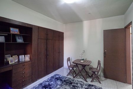 Casa à venda com 360m², 4 quartos e 3 vagas Casa à venda com 360m², 4 quartos e 3 vagasQuarto 2