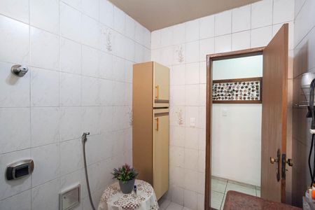 Casa à venda com 360m², 4 quartos e 3 vagas Casa à venda com 360m², 4 quartos e 3 vagasBanheiro social