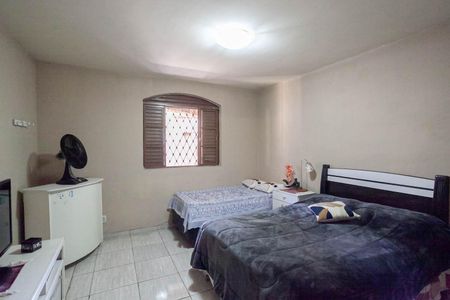 Casa à venda com 360m², 4 quartos e 3 vagas Casa à venda com 360m², 4 quartos e 3 vagasQuarto 1