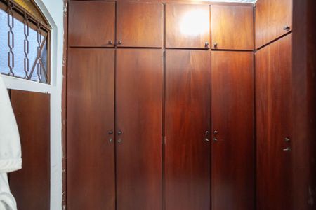 Casa à venda com 360m², 4 quartos e 3 vagas Casa à venda com 360m², 4 quartos e 3 vagasCloset da suíte