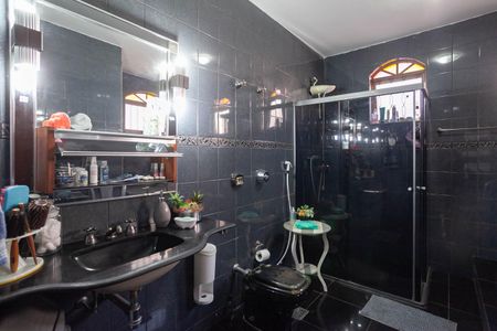 Casa à venda com 360m², 4 quartos e 3 vagas Casa à venda com 360m², 4 quartos e 3 vagasBanheiro da suíte