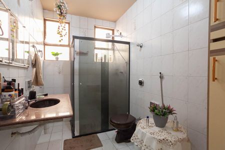 Casa à venda com 360m², 4 quartos e 3 vagas Casa à venda com 360m², 4 quartos e 3 vagasBanheiro social