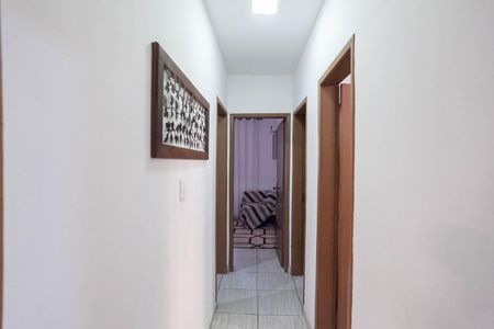 Casa à venda com 360m², 4 quartos e 3 vagas Casa à venda com 360m², 4 quartos e 3 vagasCorredor