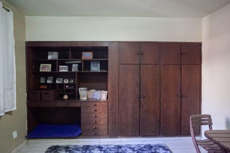 Casa à venda com 360m², 4 quartos e 3 vagas Casa à venda com 360m², 4 quartos e 3 vagasQuarto 2