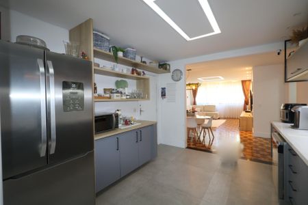 Apartamento à venda com 156m², 3 quartos e 1 vaga Apartamento à venda com 156m², 3 quartos e 1 vagaCozinha